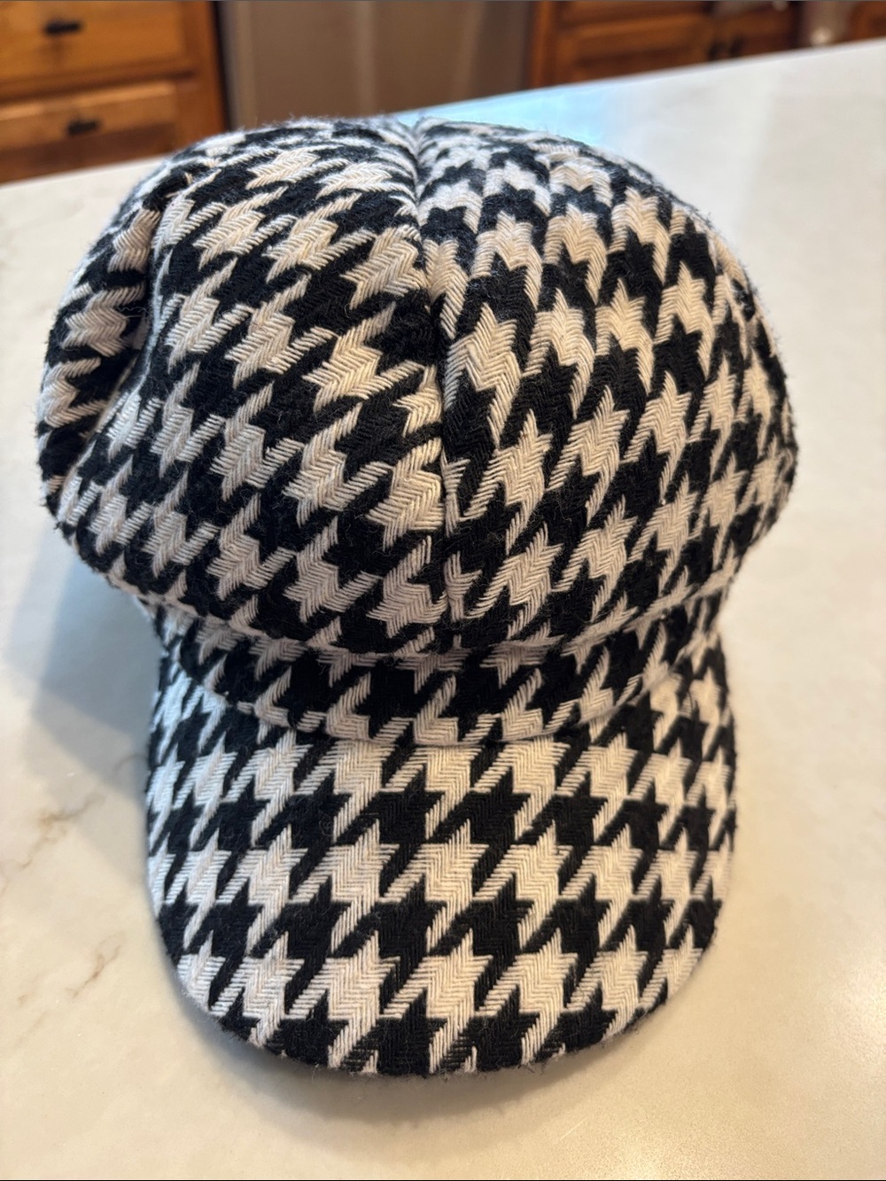 Charming Charlie Black and White Houndstooth Hat